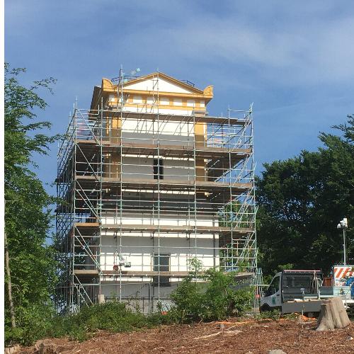 De Tombe in de steigers, mei 2022